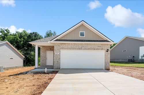 331 Claude Cir, Clarksville, TN, 37042-0916 | Card Image