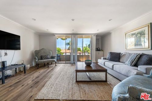 102-5215 Balboa Ave, Encino, CA, 91316-4101 | Card Image