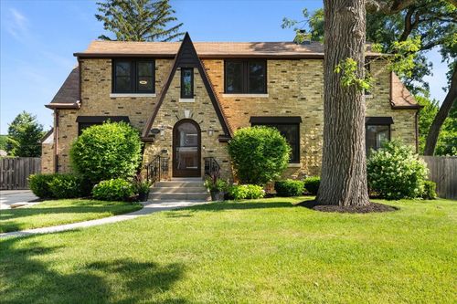 304 Laurel Ave, Libertyville, IL, 60048-2130 | Card Image