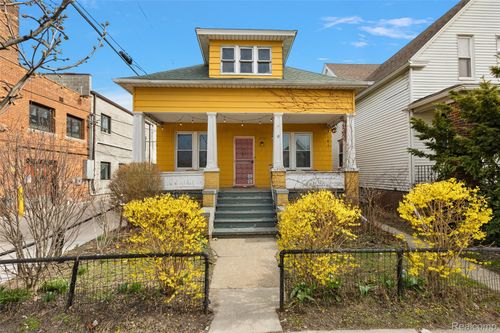 2700 Holmes St, Hamtramck, MI, 48212-3037 | Card Image