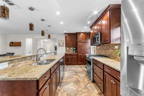 2530 Springhill Dr, Dallas, TX, 75228-4109 | Card Image