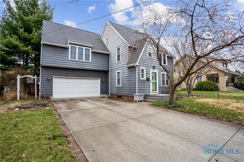 108 S Spring St, Bluffton, OH, 45817-1112 | Card Image