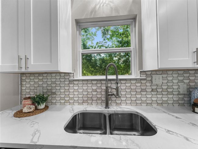 609 North Ave, House other with 3 bedrooms, 2 bathrooms and null parking in Whitesboro TX | Image 10