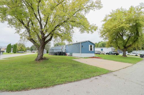 5101 Whippoorwill Ln S, La Crosse, WI, 54601-2271 | Card Image