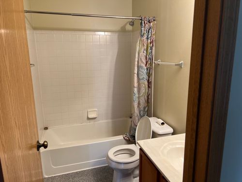 unit-201-2419 Sheehan Dr, Naperville, IL, 60564-4871 | Card Image