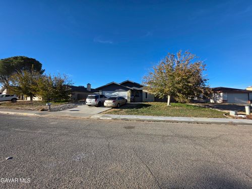 11125 Rome Beauty Dr, California City, CA, 93505-2300 | Card Image