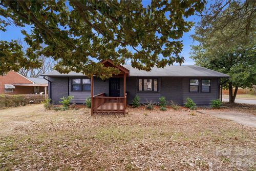 3027 Remington St, Charlotte, NC, 28216-4458 | Card Image