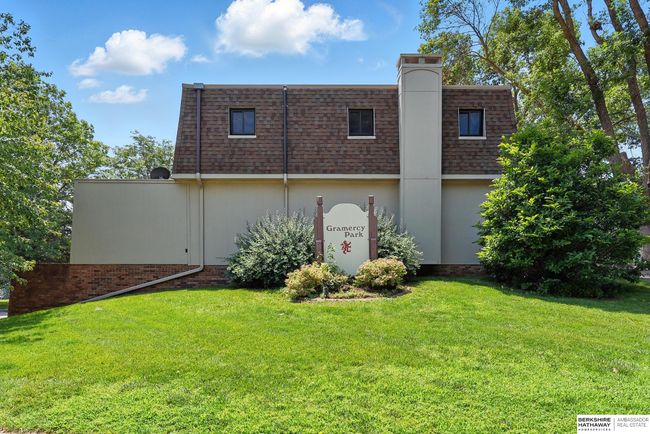 5604 S 92 Nd Plz, Townhouse with 3 bedrooms, 3 bathrooms and 2 parking in Omaha NE | Image 5