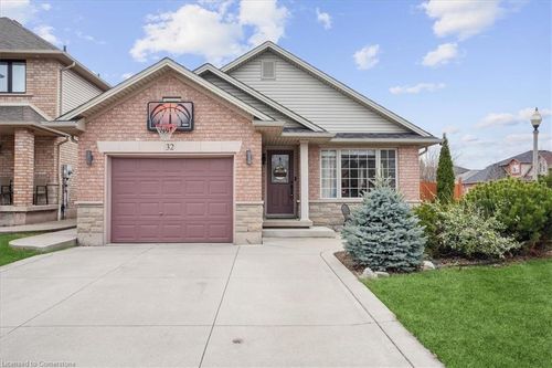32 Sonoma Lane, Stoney Creek, ON, L8E6B5 | Card Image