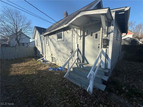 30 Courtland Dr, Akron, OH, 44314-2014 | Card Image