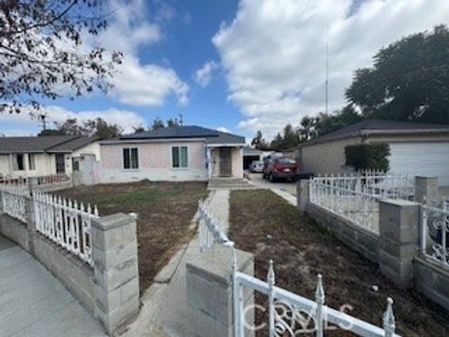 5762 Cedar Ave, Long Beach, CA, 90805-4055 | Card Image