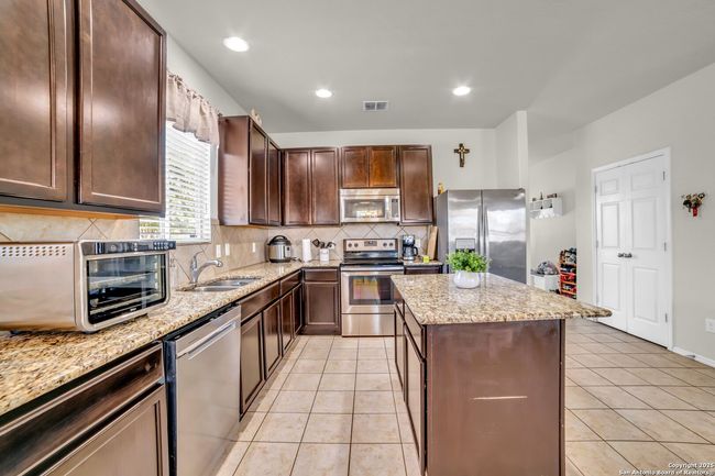 3628 Lazy Diamond, House other with 5 bedrooms, 3 bathrooms and null parking in Selma TX | Image 7