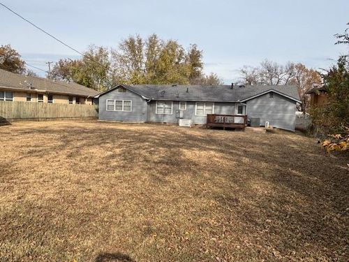 405 W Choctaw St, Lindsay, OK, 73052-5233 | Card Image
