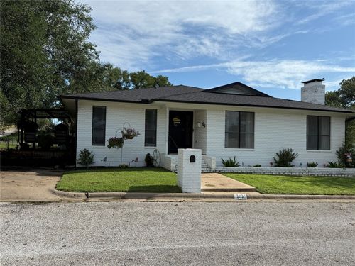 101 Cluster Dr, Mineral Wells, TX, 76067-2803 | Card Image