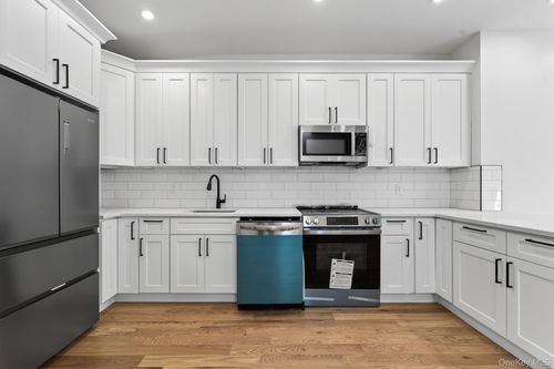 239 New Jersey Ave, Brooklyn, NY, 11207-3005 | Card Image