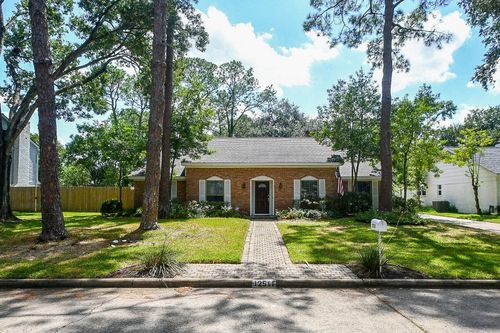 12511 Shepherds Ridge Dr, Houston, TX, 77077-2921 | Card Image