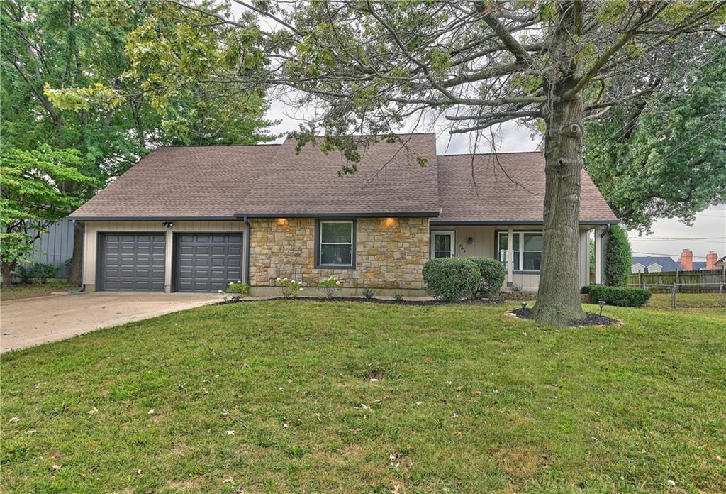 Locust Dr, Blue Springs, MO 64014