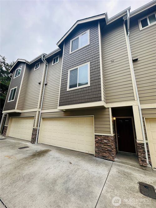 apt-e-972 Edmonds Ave Ne, Renton, WA, 98056-0706 | Card Image