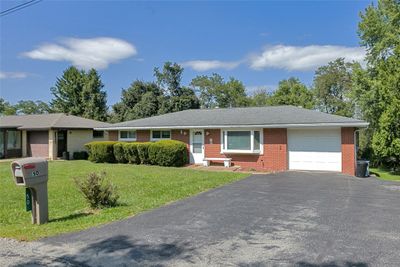 50 Park Drive, House other with 3 bedrooms, 1 bathrooms and 1 parking in Delmont PA | Image 2