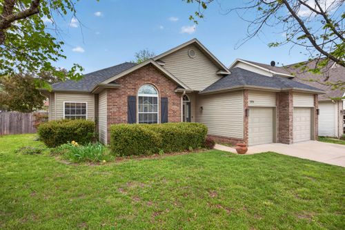 3755 W Kay Pointe Blvd, Springfield, MO, 65802-6753 | Card Image