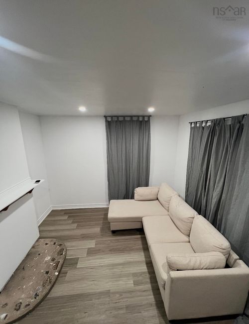 15 Winona St, Glace Bay, NS, B1A2C3 | Card Image