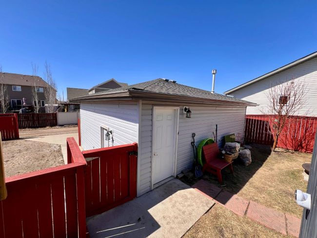 910 29 Street, Home with 5 bedrooms, 2 bathrooms and 5 parking in Wainwright AB | Image 28