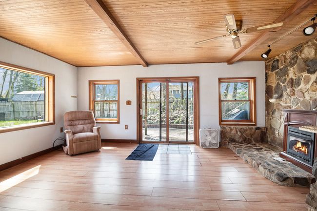 4342 Pleasant Valley Rd, House other with 4 bedrooms, 2 bathrooms and null parking in Brighton MI | Image 5