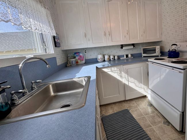 5 Aladdin Ave, House other with 3 bedrooms, 2 bathrooms and 4 parking in Old Saybrook CT | Image 14
