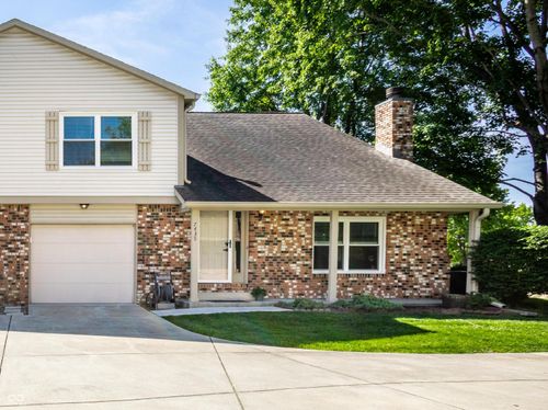 7435 Prairie Lake Dr, Indianapolis, IN, 46256-1957 | Card Image
