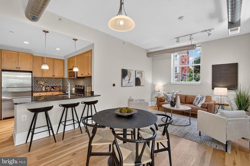 gl08-2035 2nd St Nw, WASHINGTON, DC, 20001-5612 | Card Image