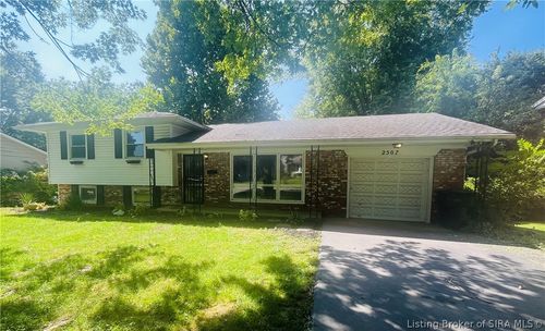 2507 Larkwood Dr, New Albany, IN, 47150-3717 | Card Image