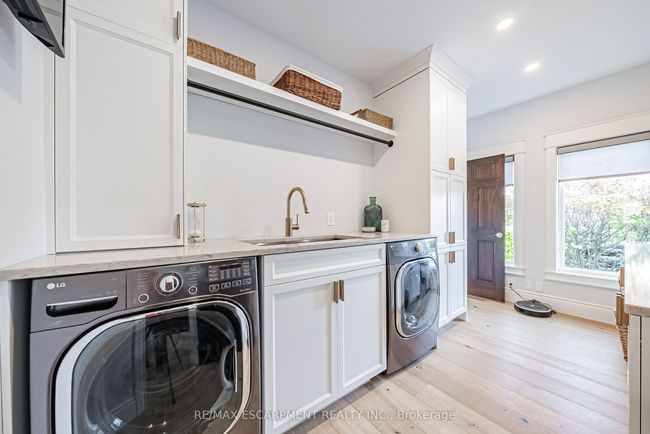 70 Oak Ave, House other with 6 bedrooms, 4 bathrooms and 7 parking in Dundas ON | Image 12