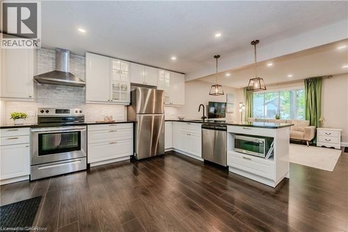 23 Mcdougall Rd, Waterloo, ON, N2L2W4 | Card Image