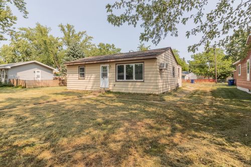916 34th Ave N, Saint Cloud, MN, 56303-2244 | Card Image