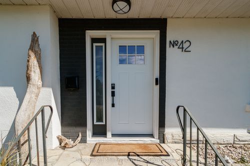 42 Niagara St, Collingwood, ON, L9Y3X2 | Card Image