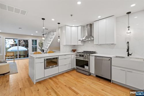 306 Grand St, Jersey City, NJ, 07302-4320 | Card Image