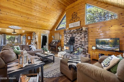 2224 Meadow Trl, Overgaard, AZ, 85933-5012 | Card Image
