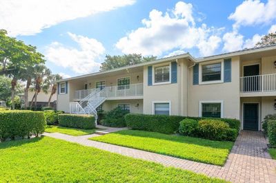 20D - 20 Westgate Lane, Condo with 2 bedrooms, 2 bathrooms and null parking in Boynton Beach FL | Image 1