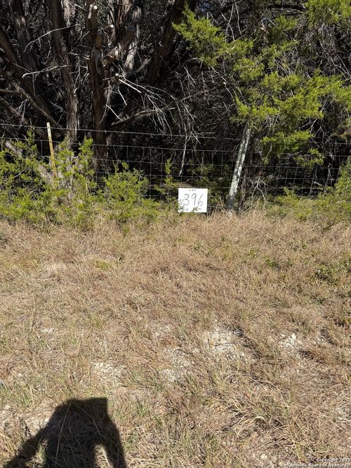 (LT) 396 Forest Trail Dr, Bandera, TX, 78003-9506 | Card Image