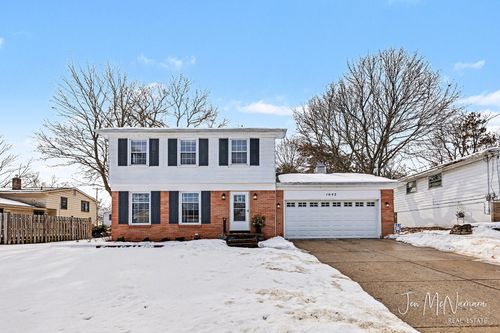 1642 Timberlane Ln Ne, Grand Rapids, MI, 49505-4440 | Card Image
