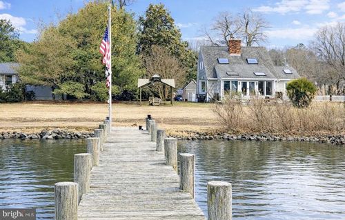 20992 Rock Hall Ave, ROCK HALL, MD, 21661-1409 | Card Image