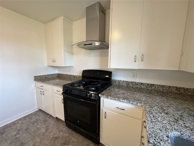 315 W Main St, Home with 2 bedrooms, 1 bathrooms and null parking in Midlothian TX | Image 10