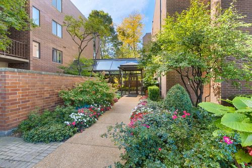 406d-2150 Bouterse Street, Park Ridge, IL, 60068 | Card Image