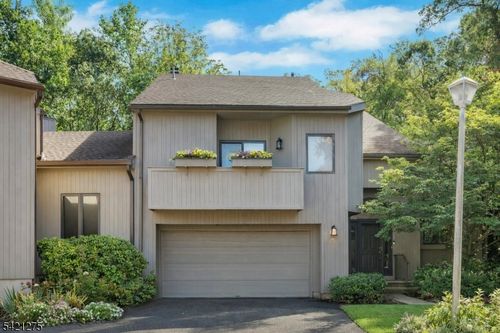 15 Robinhood Dr, Mountain Lakes, NJ, 07046-1461 | Card Image