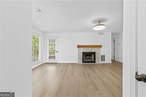 204 Berkeley Woods Dr, Duluth, GA, 30096-6346 | Card Image