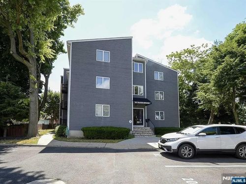 52 Heckel St, Belleville, NJ, 07109-4020 | Card Image