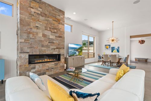 33 Valverde Ln, Santa Fe, NM, 87506-1248 | Card Image