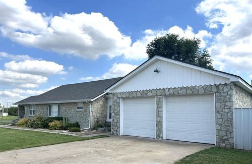 303 Calumet Rd, Calumet, OK, 73014 | Card Image