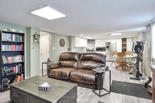 148 Park Rd, Home with 5 bedrooms, 5 bathrooms and 5 parking in Bracebridge ON | Image 4