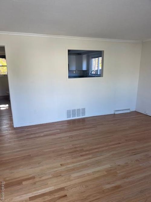 138 Chopin St, Troy, MI, 48083-1715 | Card Image